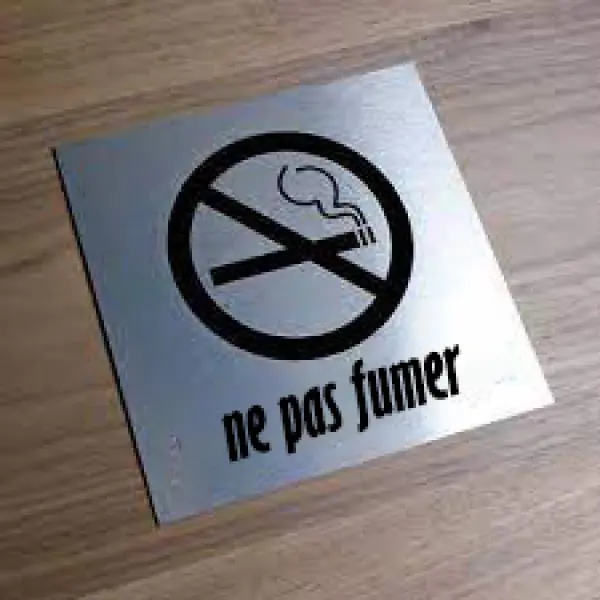 No smoking sign -French